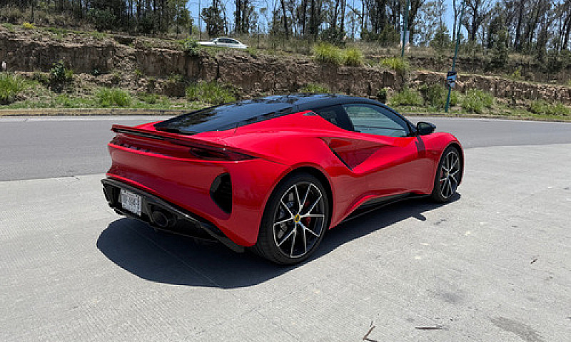 Lotus Emira...