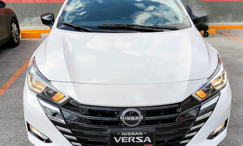 Nissan Versa 1.6 Sen...