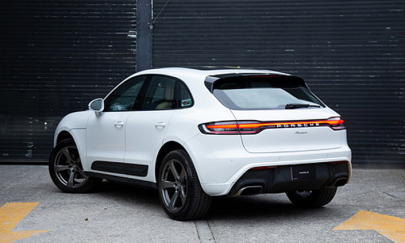 Porsche Macan 2023...