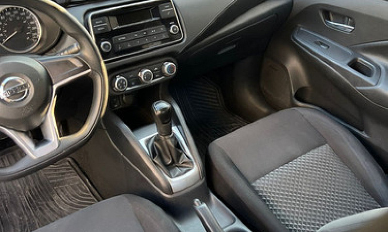 Nissan Versa 1.6 Sen...