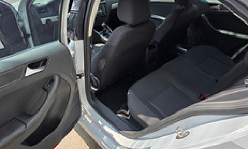 Volkswagen Jetta 2.5...