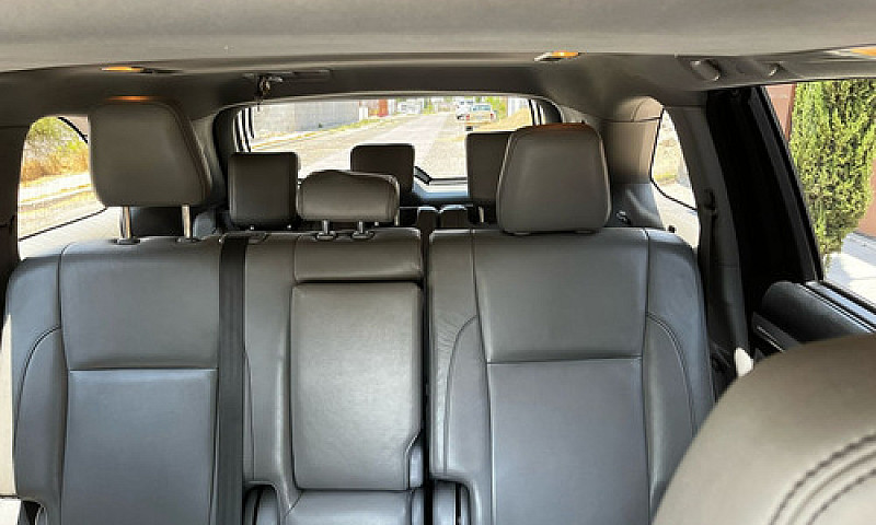 Toyota Highlander 3....