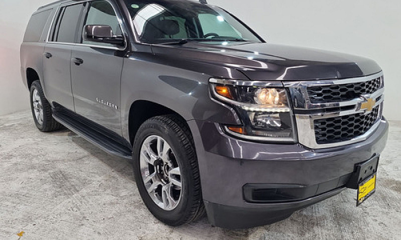 Chevrolet Suburban 2...