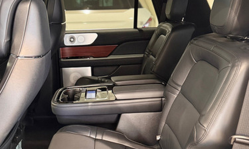 Lincoln Navigator Re...