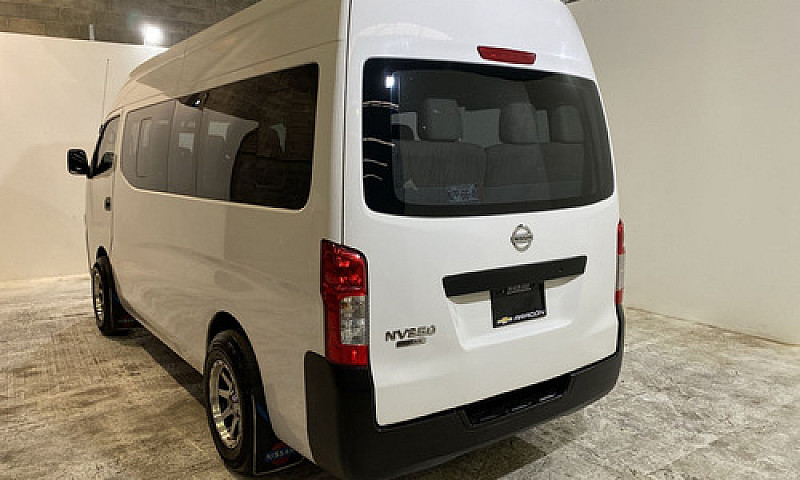 Nissan Urvan 2017 2....