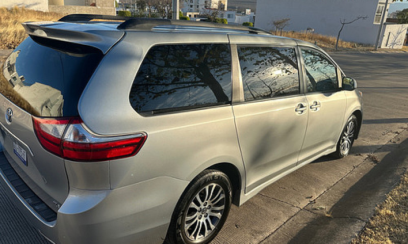 Toyota Sienna 3.5 Xl...