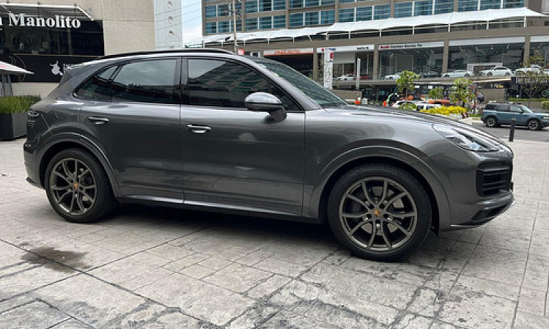 Porsche Cayenne S 2....