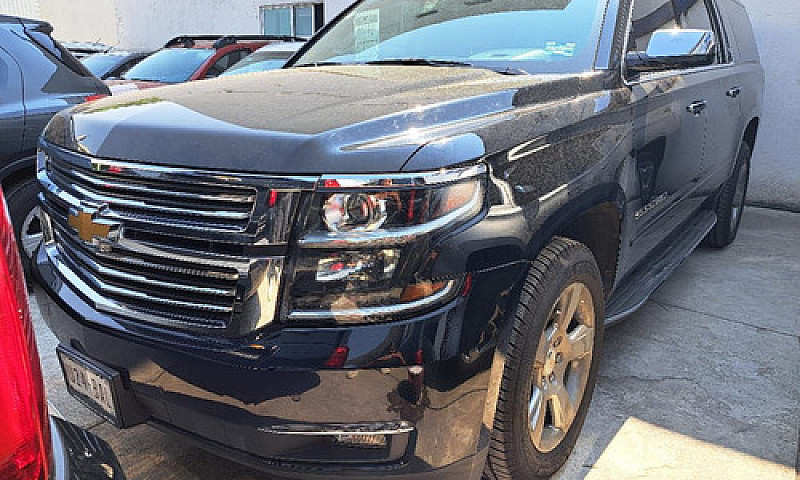 Chevrolet Suburban 2...