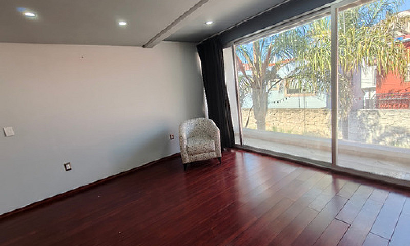 Moderna Casa En Priv...