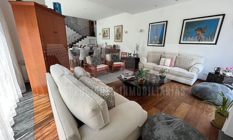 Casa En  Venta Con J...
