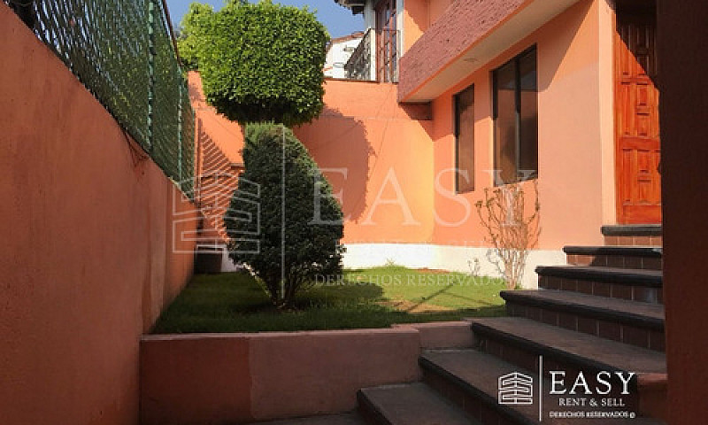 Venta De Casa En Zon...