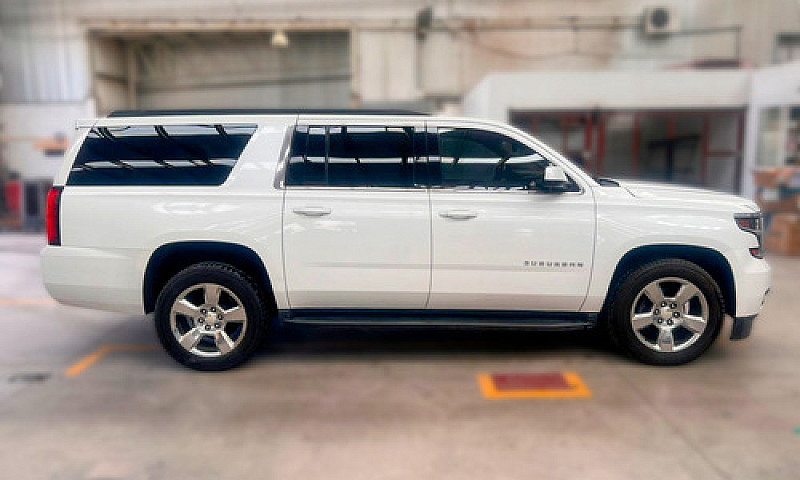 Chevrolet Suburban 5...