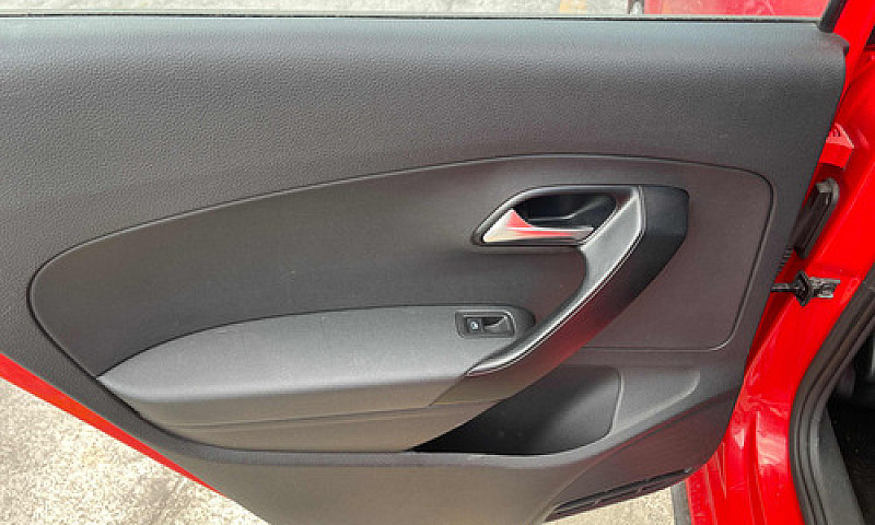 Volkswagen Vento 1.6...