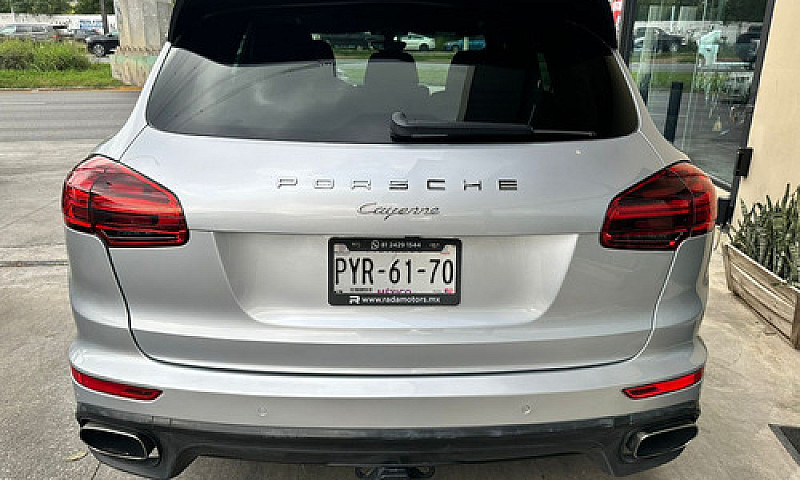 Porsche Cayenne 2016...