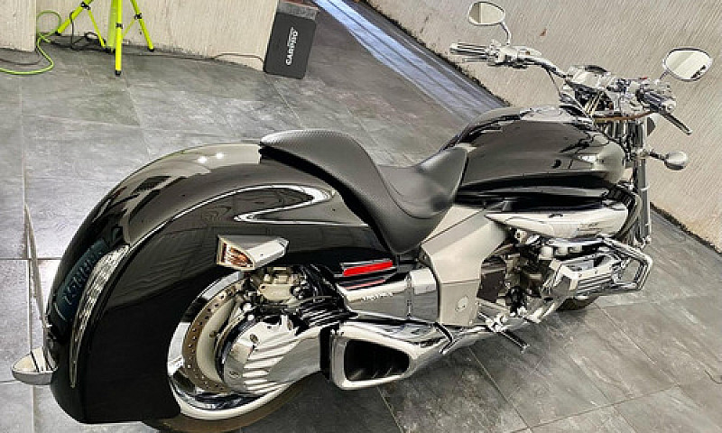 Honda Valkiria Rune ...