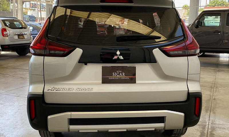 Mitsubishi Xpander 2...