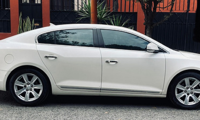 Buick Lacrosse C At...