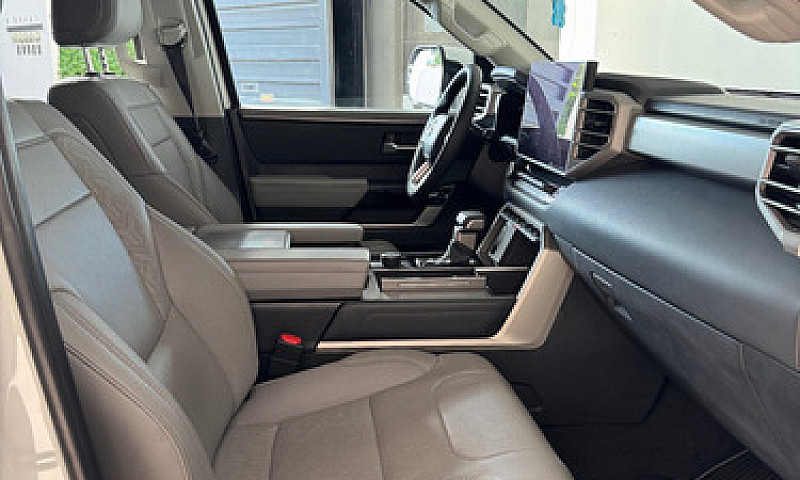Toyota Sequoia Año 2...