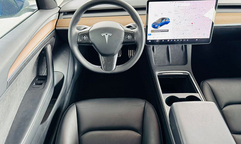 Tesla Model 3 5P Paq...