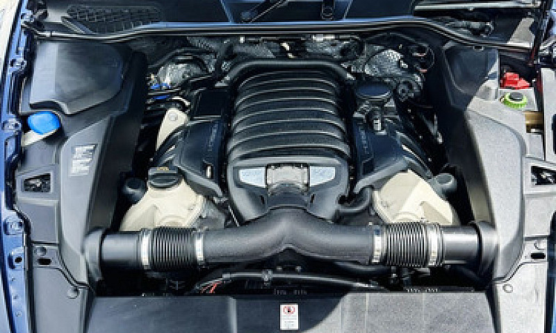 Porsche Cayenne S V8...