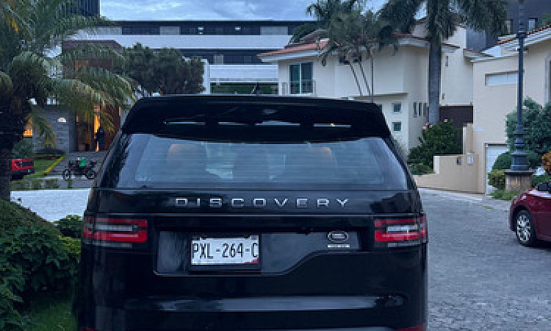Land Rover Discovery...