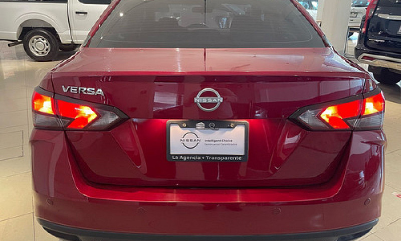 Nissan Versa 2023...
