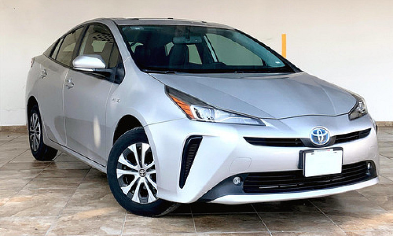 Toyota Prius 2021...