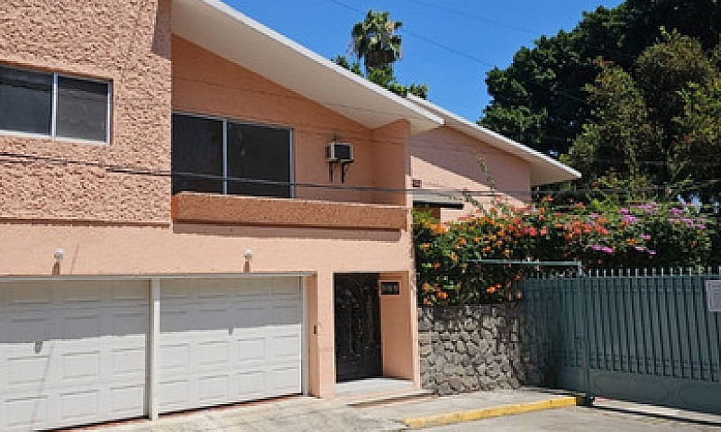 Casa En Venta En Cue...