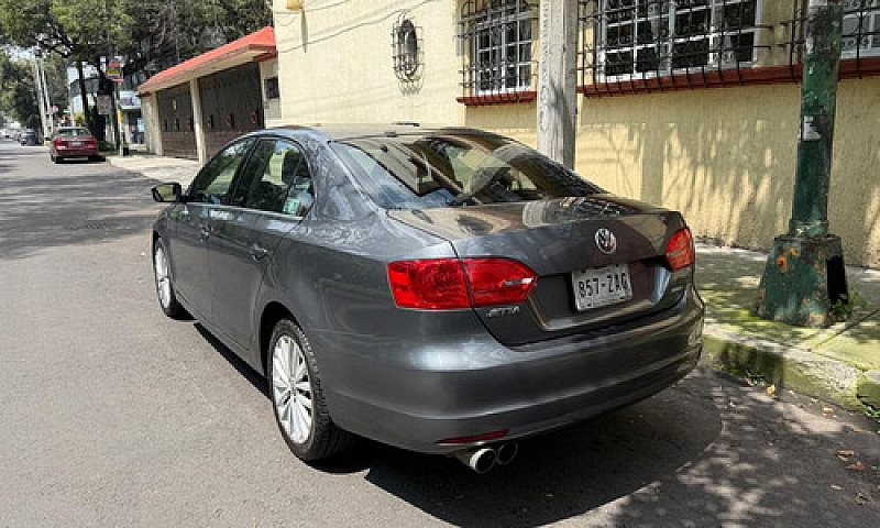 Volkswagen Jetta 2.5...