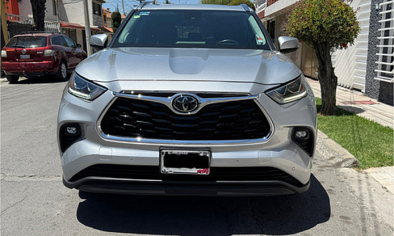 Toyota Highlander 3....
