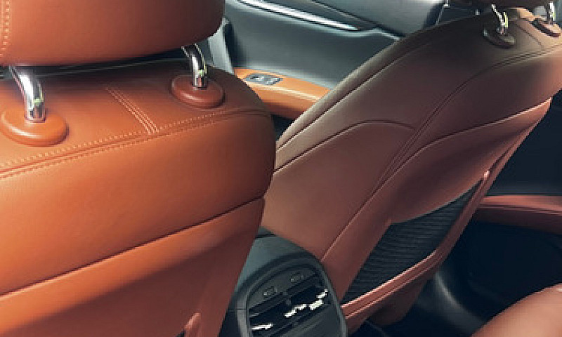 Maserati Ghibli...