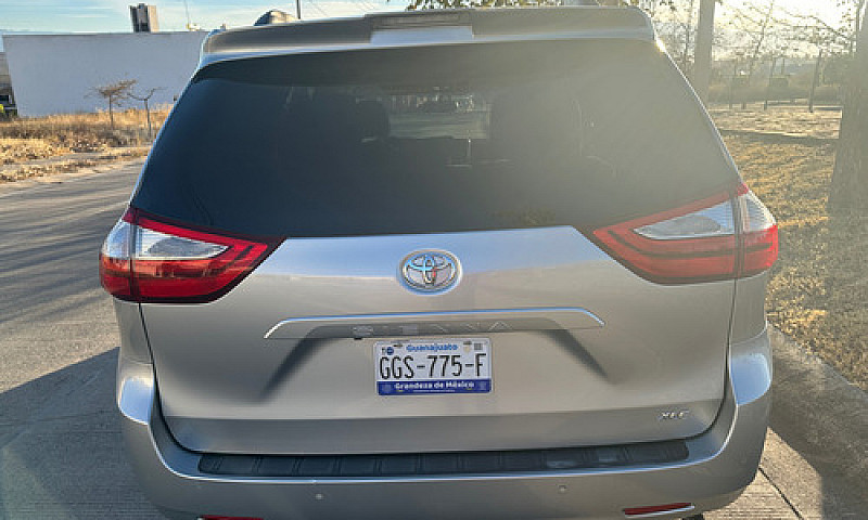 Toyota Sienna 3.5 Xl...