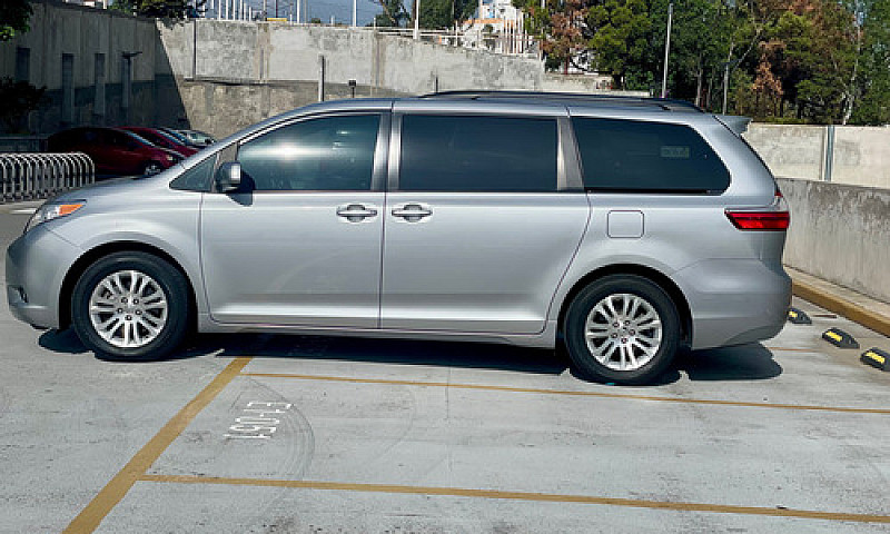 Toyota Sienna 3.5 Xl...