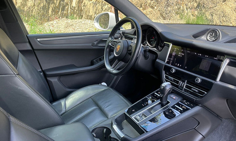 Porsche Macan Turbo ...
