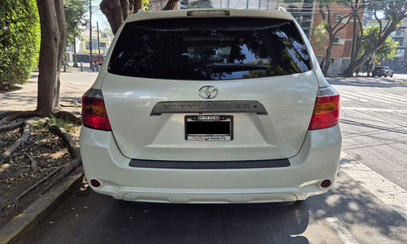 Toyota Highlander Ba...