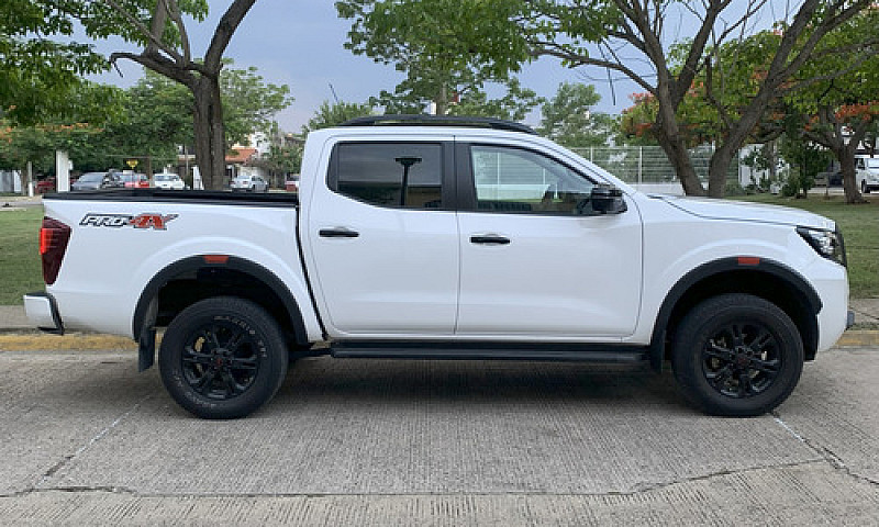 Nissan Frontier 2.5 ...