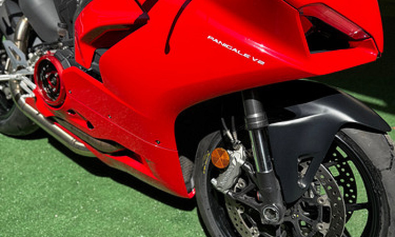 Ducati Panigale V2 2...