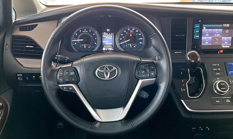 Toyota Sienna 2015...
