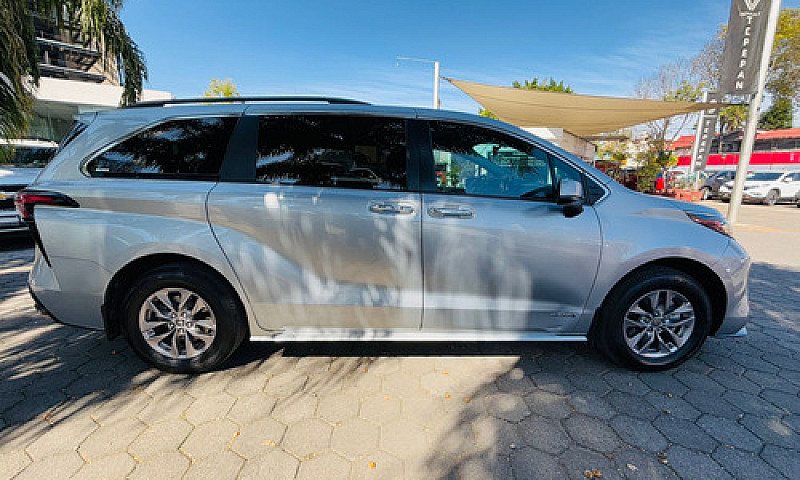 Toyota Sienna 2021...