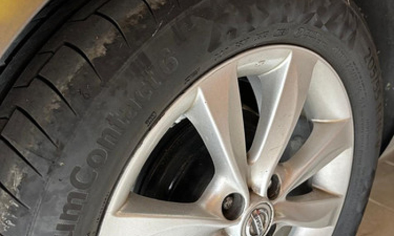 Nissan Versa 1.6 Adv...