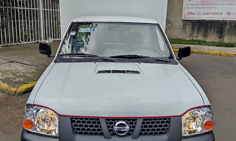 Nissan Np300 2.5 Tdi...