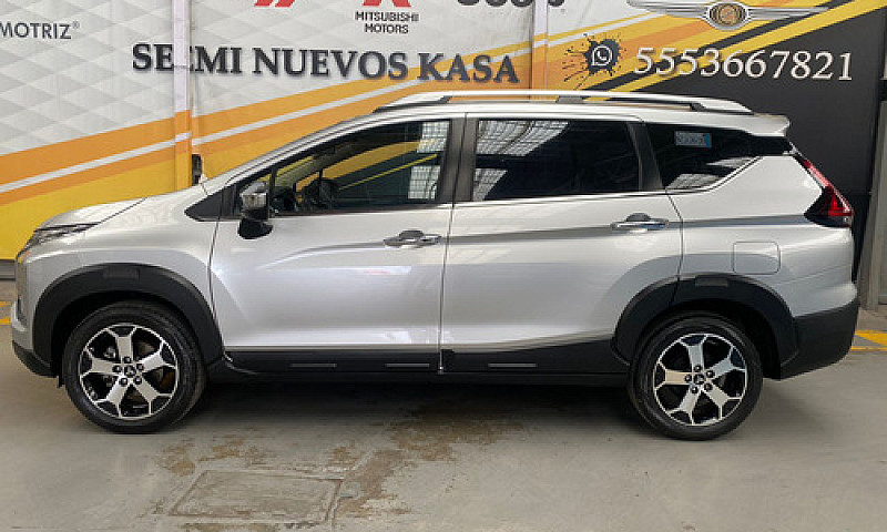 Mitsubishi Xpander 2...