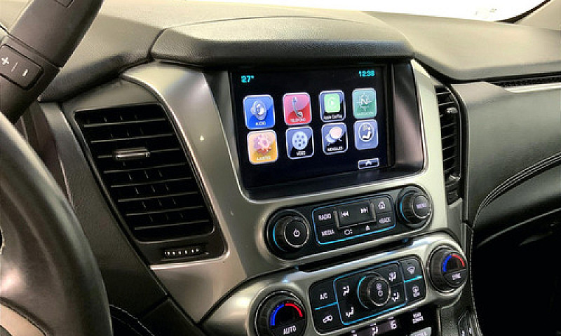 Chevrolet Suburban 2...