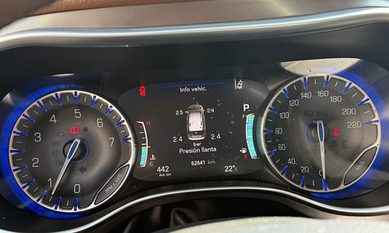 Chrysler Pacifica 3....