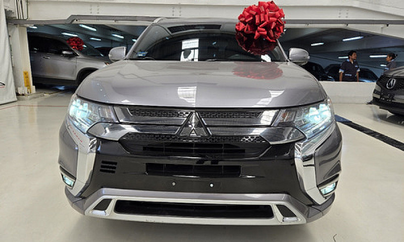 Mitsubishi Outlander...