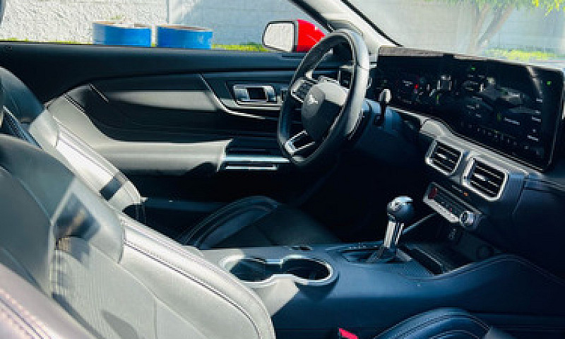 Ford Mustang 5.0L Gt...