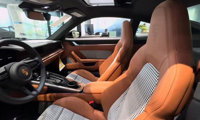 Porsche 911 Turbo S...