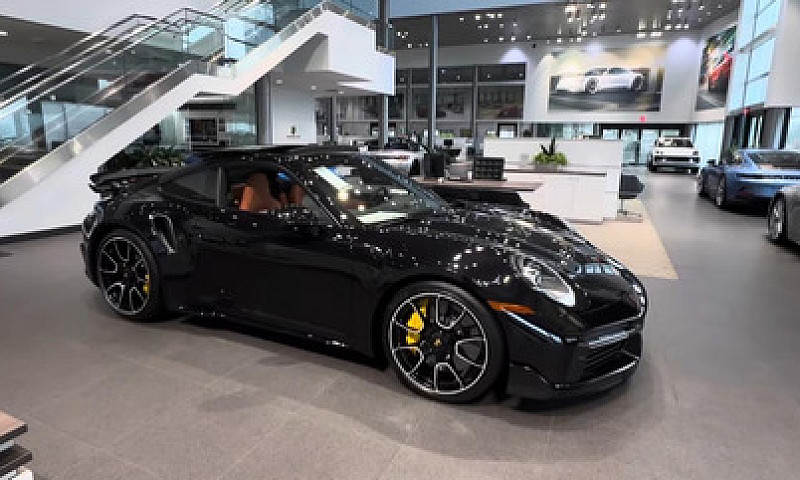 Porsche 911 Turbo S...