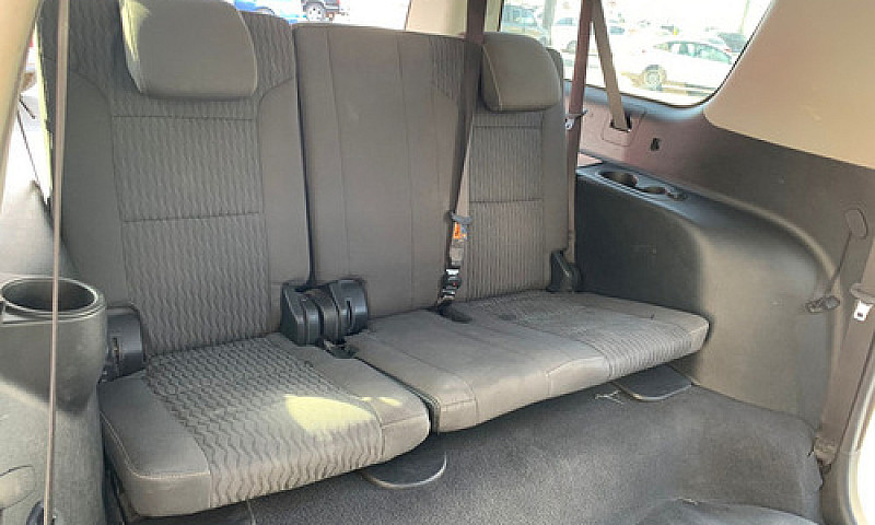 Chevrolet Suburban 5...