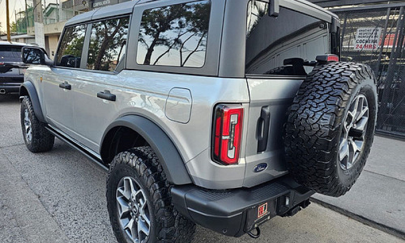 Ford Bronco Suv 2023...